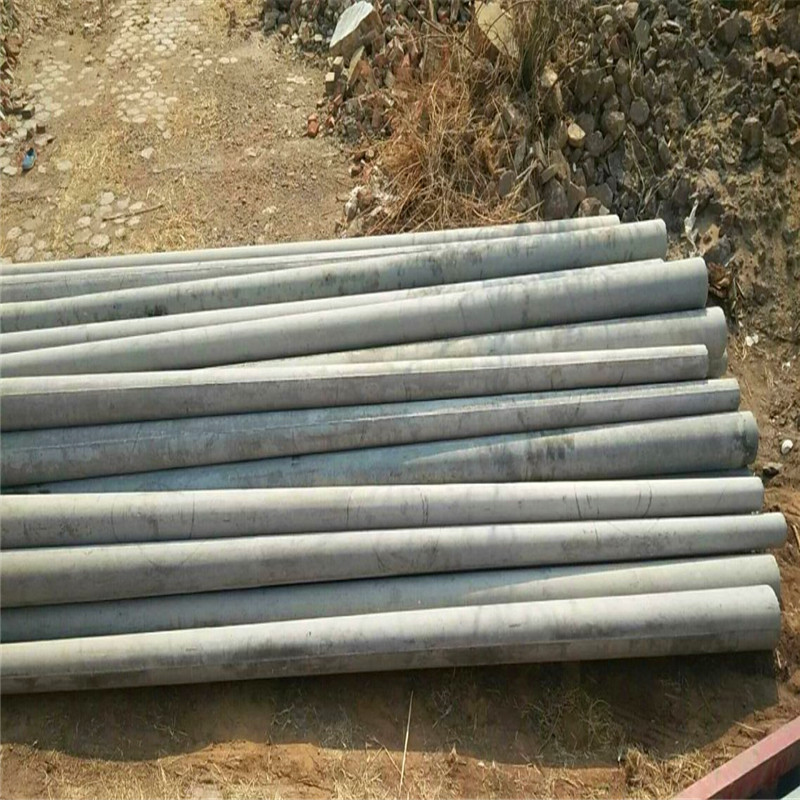 使用模具加工水泥电线杆时放麻绳的作用